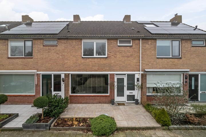 Jasmijnstraat 35 in Puttershoek foto