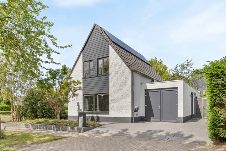 Jean Gabinplantsoen 18 in Almere foto