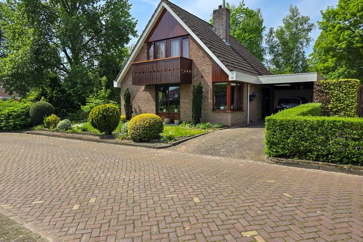 Jean Louis Pisuissestraat 8 in Hengelo foto