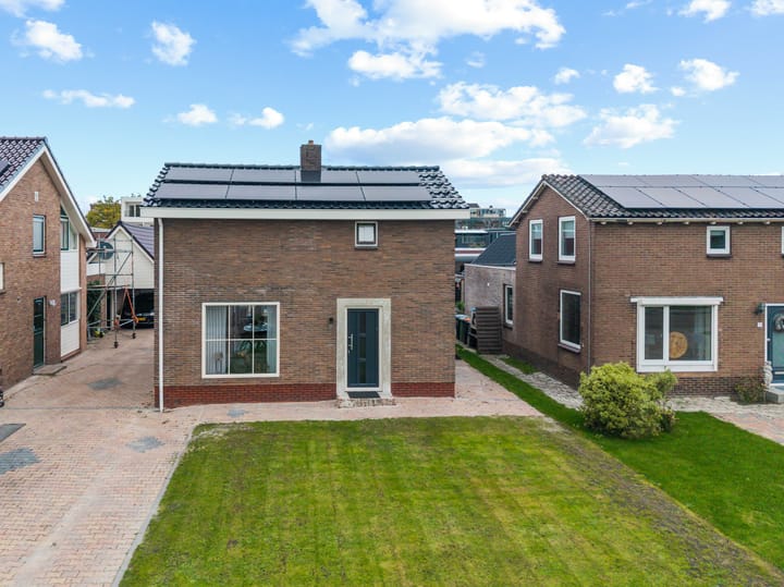 Jhr. M.W.C. de Jongestraat 4 in Klazienaveen foto