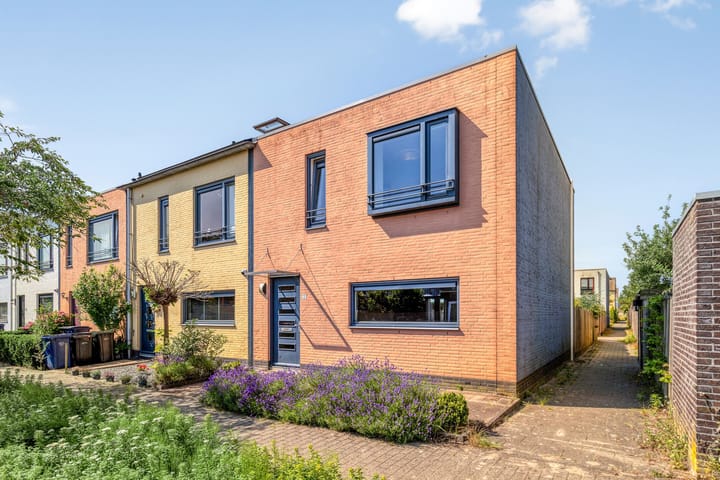 Foto van woning Jimmy Brownstraat 2, Almere
