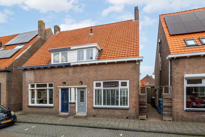 Joh. Kraaijeveldstraat 8 in Sliedrecht foto