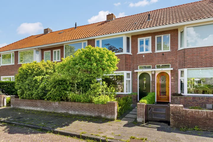 Johan de Walestraat 10 in Leeuwarden foto