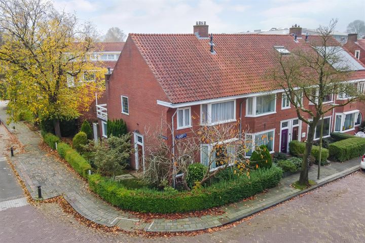 Johan de Walestraat 2 in Leeuwarden foto