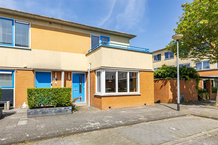 Johan Ellenbergerstraat 1 in Groningen foto