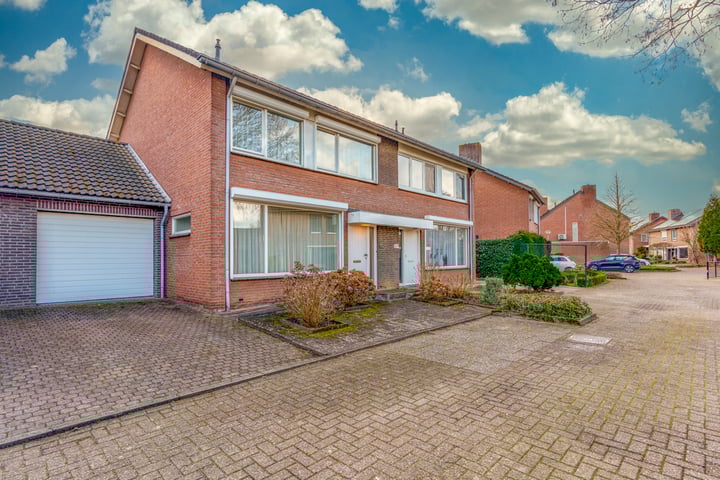 Johan Evertsenstraat 22 in Elsloo foto