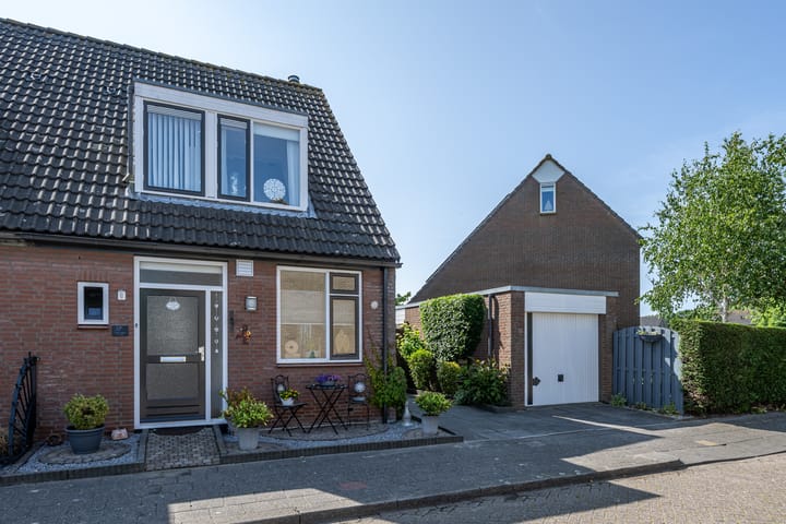 Johan Frisolaan 7 in Den Bommel