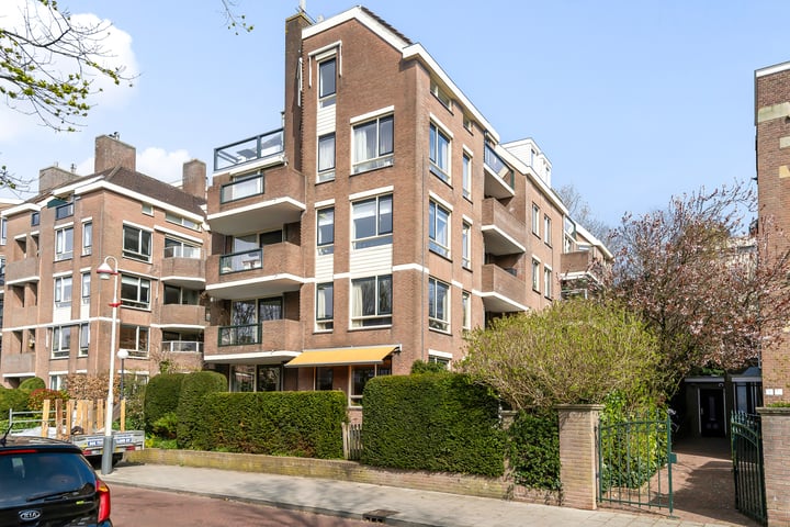 Johan van Oldenbarneveltlaan 23C in 's-Gravenhage foto