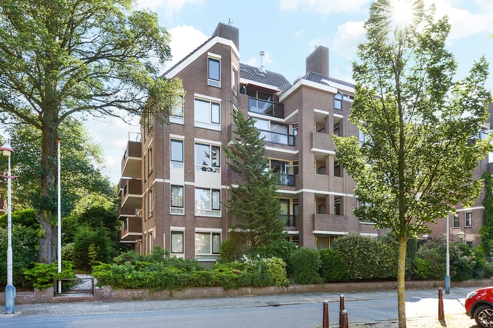 Johan van Oldenbarneveltlaan 27D in 's-Gravenhage foto