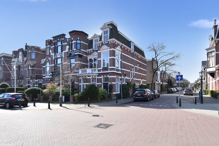 Johan van Oldenbarneveltlaan 46B in 's-Gravenhage foto