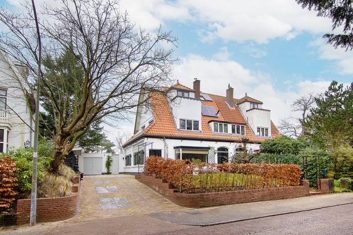 Johan Verhulstweg 56 in Bloemendaal foto