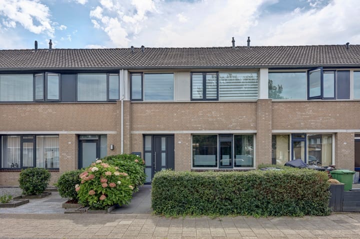 Johann Straussstraat 27 in Waalwijk foto