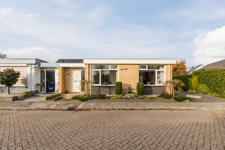 Johann Strauszstraat 25 in Halsteren foto