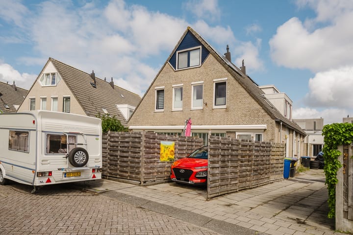 Johanna Engwirda-Agricolastraat 15 in Spijkenisse foto