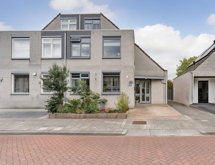 Johanna Naber-erf 419 in Dordrecht foto