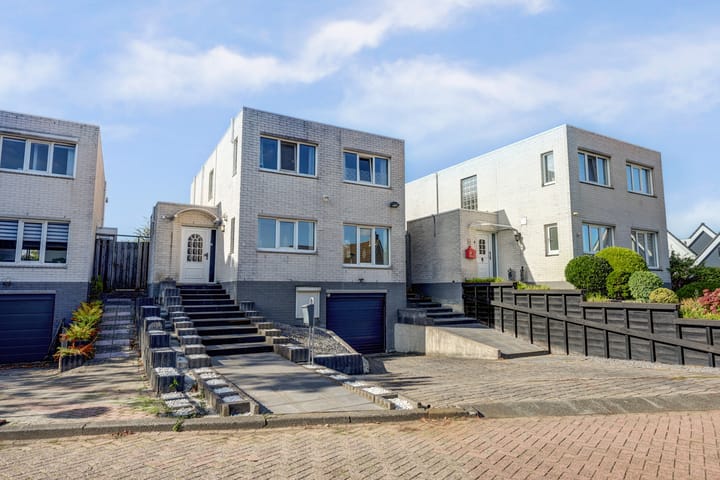 Johanna Naberstraat 3 in Spijkenisse foto