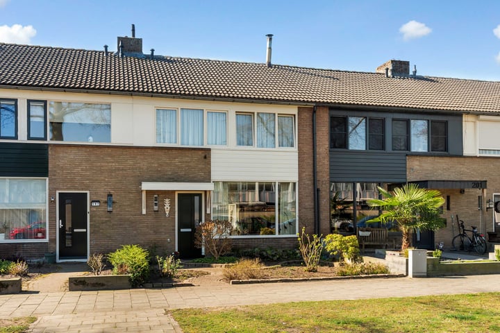 Johanna van Burenlaan 199 in Oldenzaal
