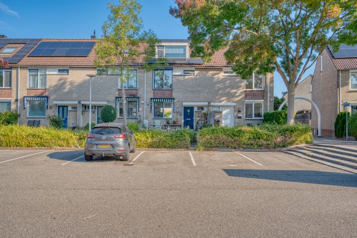 Johannes Chr. Bendorpstraat 17 in Hendrik-Ido-Ambacht foto