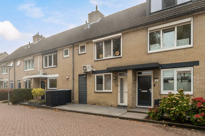 Joke Smit-erf 160 in Dordrecht foto