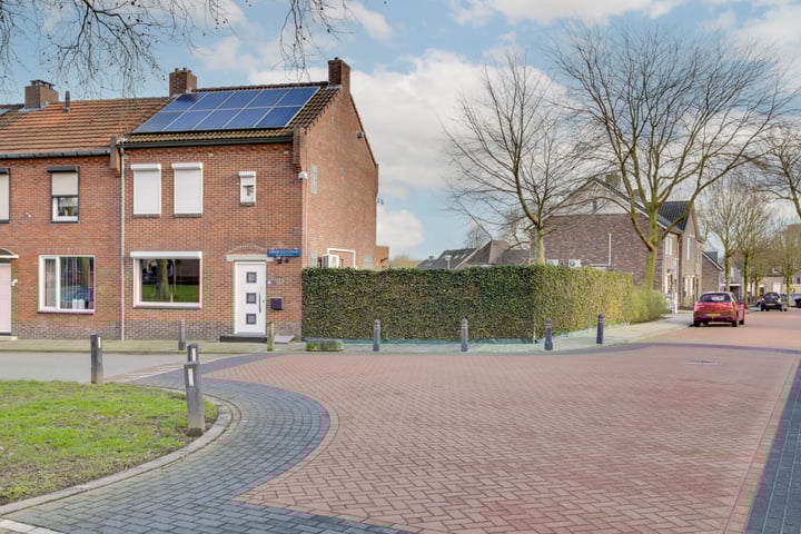 Jonker Cluttstraat 55 in Brunssum foto