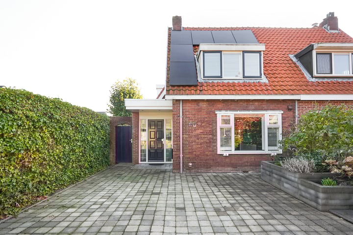 Jonkheer van de Pollstraat 21 in Nieuw-Vennep foto