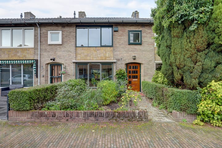 Joost Banckertstraat 7 in Huizen foto