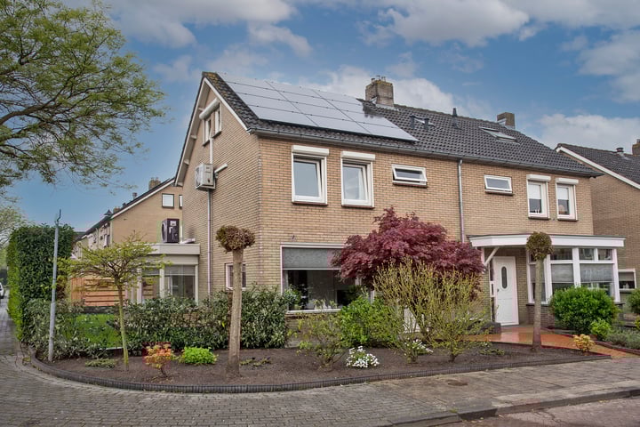 Joost van den Vondelstraat 14A in Rijssen foto