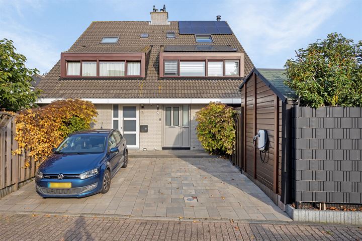 Jordaanstraat 2 in Spijkenisse foto