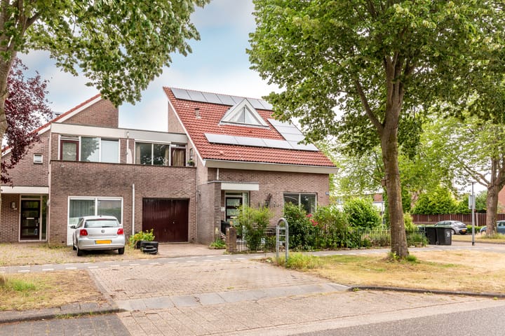 Joris Ivenslaan 27 in Almere