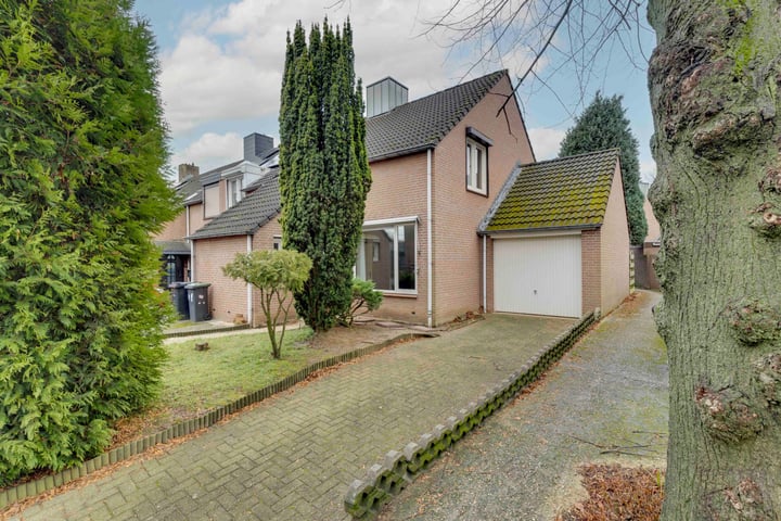 Joseph Rietrastraat 2 in Kerkrade foto