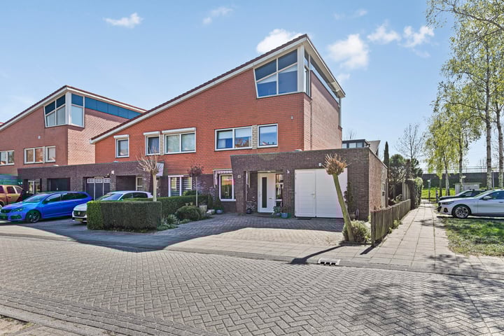 Jozef Israëlslaan 42 in Almere foto