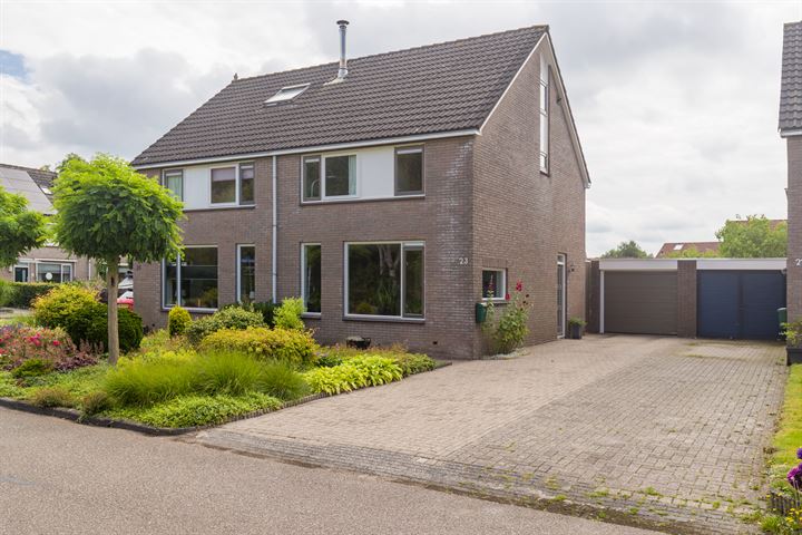 Juffrouw Clewitsstraat 23 in Roden foto