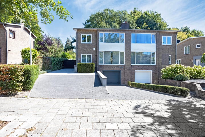 Juliana-Bernhardlaan 19 in Hoensbroek foto