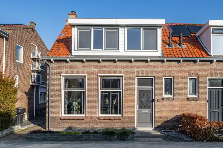 Juliana van Stolberglaan 12 in Middelharnis foto
