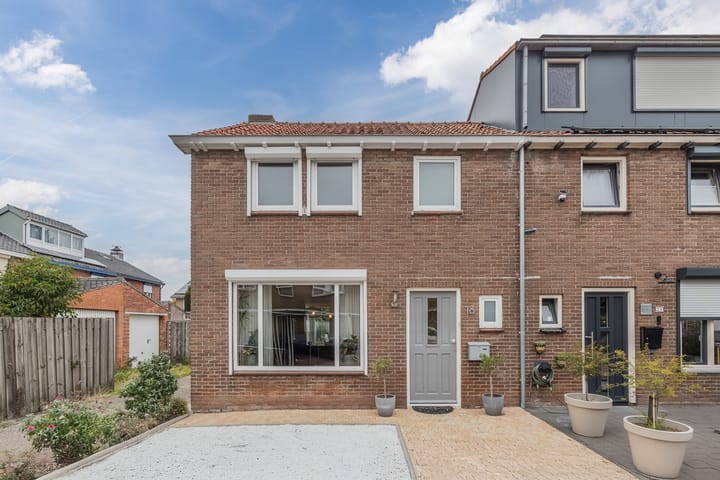 Juliana van Stolbergstraat 18 in Terneuzen foto