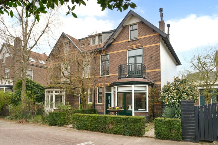 Julianalaan 14 in Naarden foto