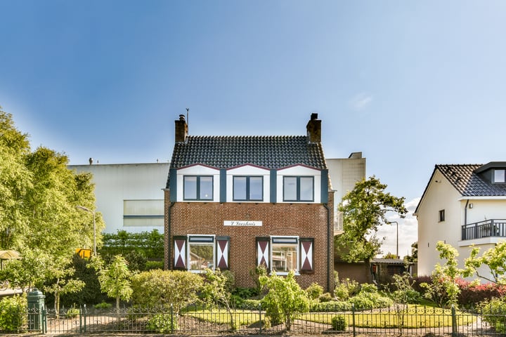 Julianalaan 1a in Kaag foto