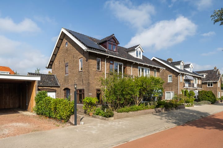 Julianalaan 20 in Leeuwarden foto