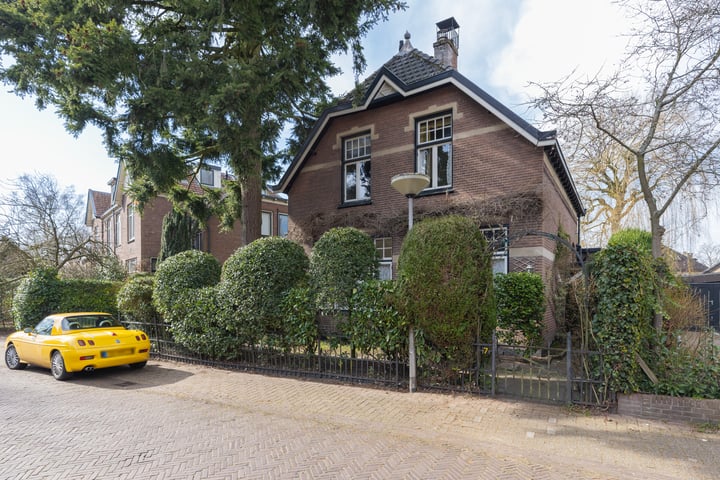Julianalaan 7 in Naarden foto