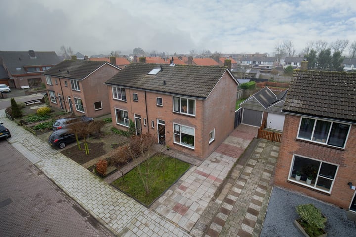 Julianalaan 7 in 't Veld foto
