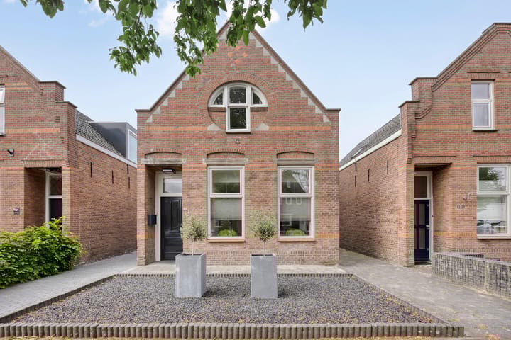 Julianalaan 70 in Raamsdonksveer foto