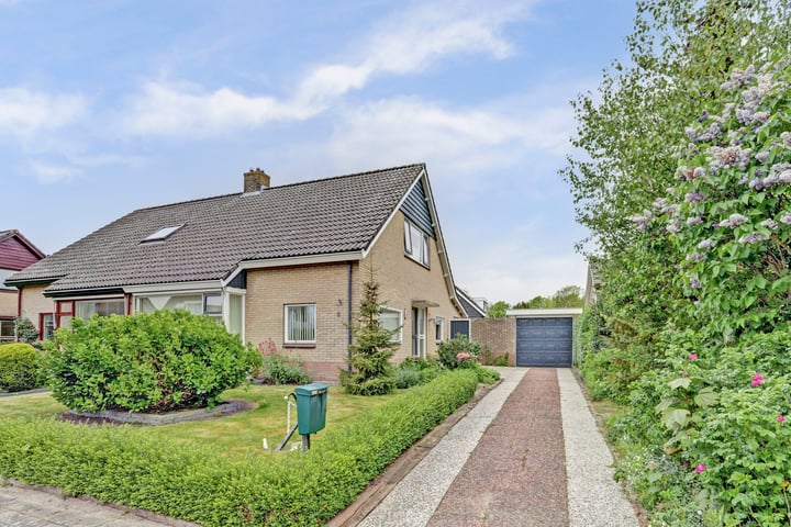 Foto van woning Julianalaan 8, Midlum