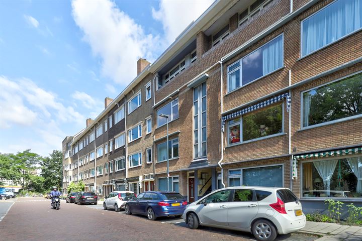 Julianalaan 94B in Schiedam foto