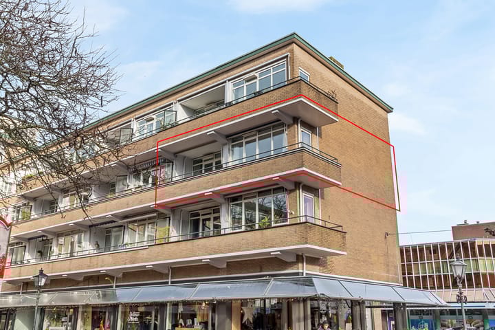 Julianaplein 16 in Bussum