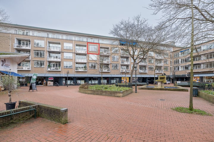Julianaplein 66 in Bussum foto
