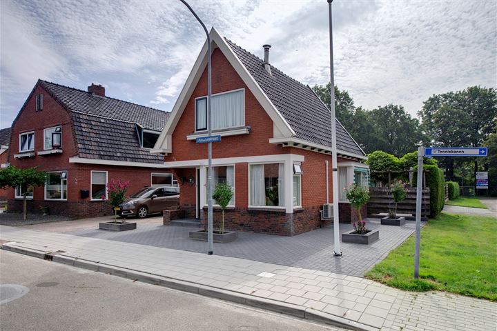 Julianastraat 129 in Hoogezand foto