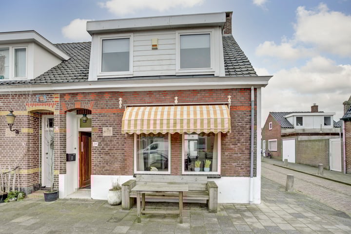 Julianastraat 24 in Egmond aan Zee foto