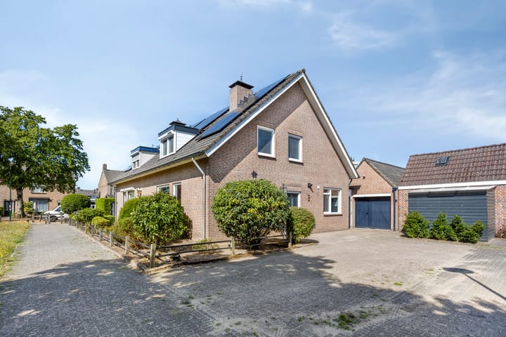 Julianastraat 26 in Heeswijk-Dinther foto