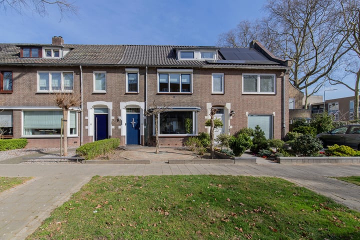 Julianastraat 4 in Geleen foto