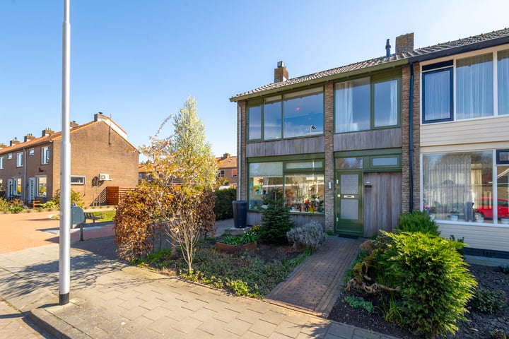 Julianastraat 46 in Groot-Ammers foto